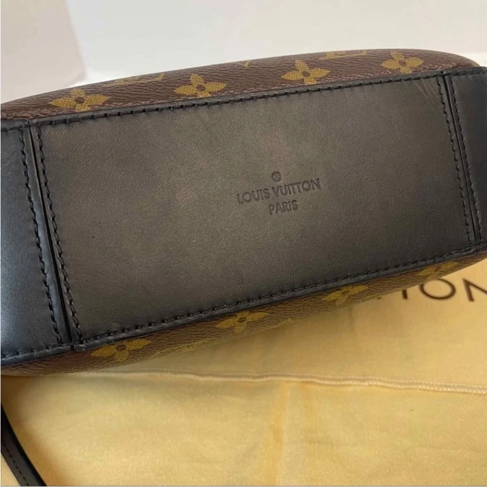 Authentic Louis Vuitton Saintonge Noir Monogram Crossbody Bag